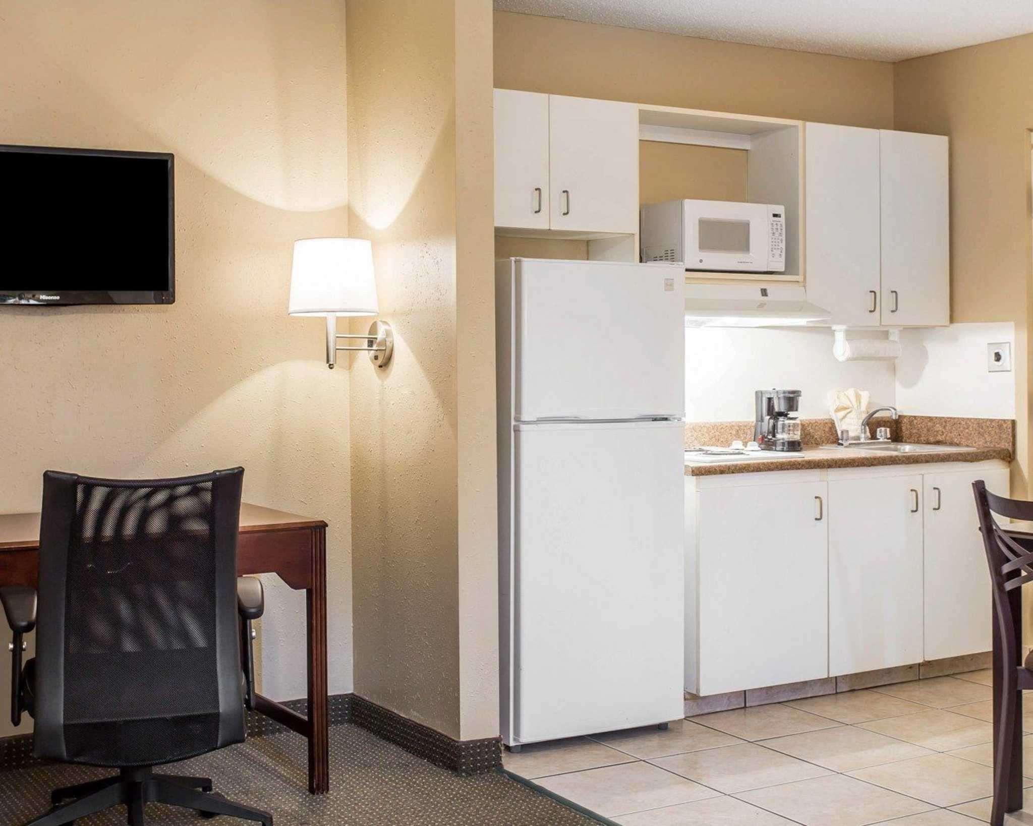 Suburban Studios Kennesaw-Marietta North Екстер'єр фото